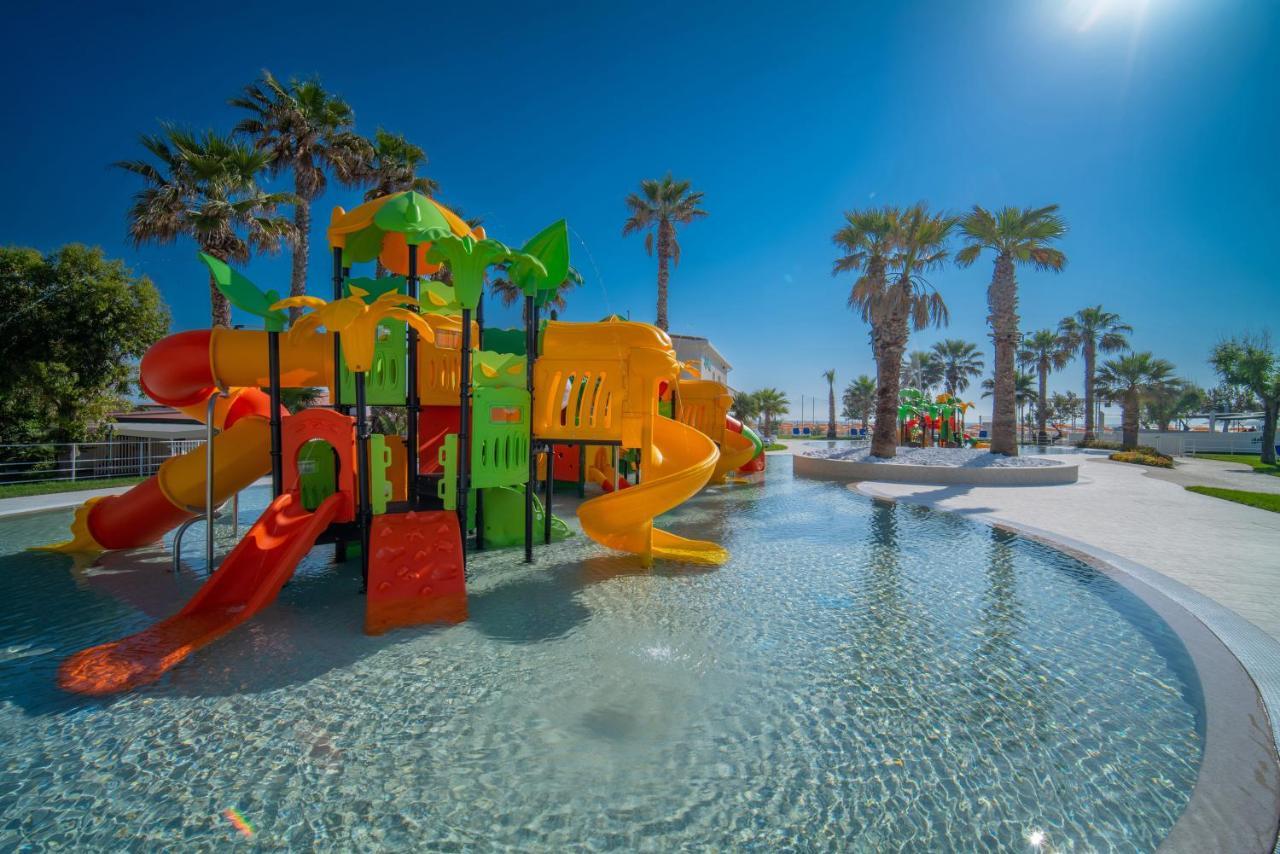 Holiday Family Village Porto Sant'Elpidio Bagian luar foto